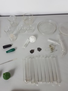 Thumbnail image of Mixed Lot of Lab Glassware, Test Tubes, Flasks, Pipettes, Syringes, Slides, 