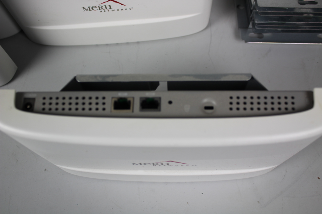 Image of of 27 x Meru Networks AP300 Dual Radio Access Points plus Mounting Plates