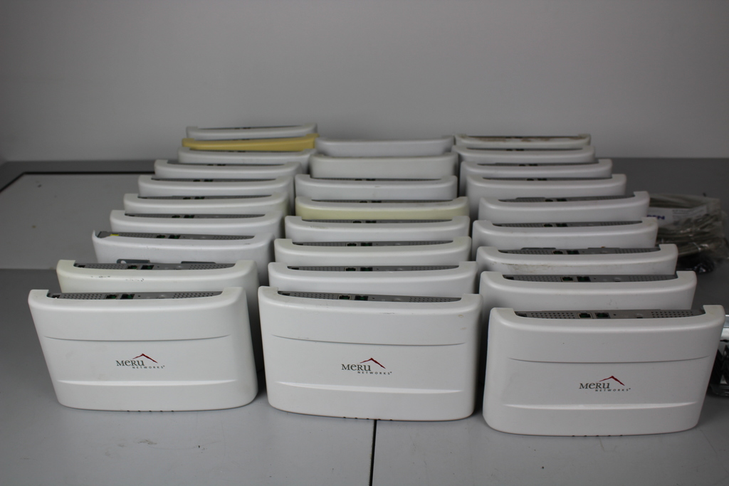 Image of of 27 x Meru Networks AP300 Dual Radio Access Points plus Mounting Plates