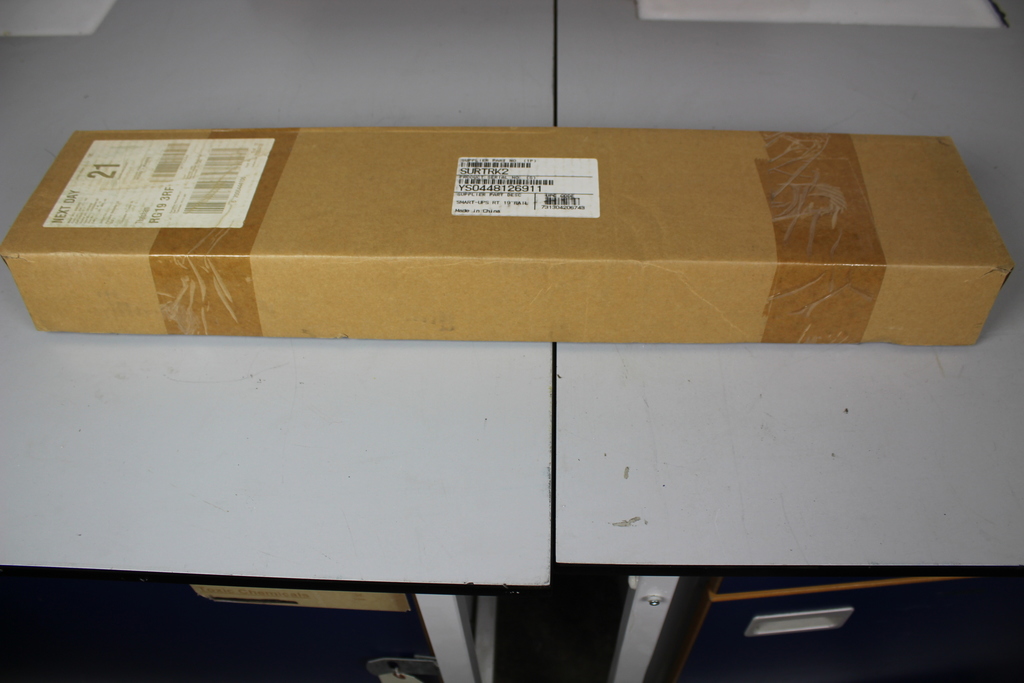 Image of Smart-UPS RT 19" OEM Rail Kit SURTRK2 Brand New in Box