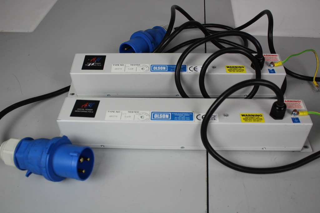 Image of 2 x Olson PDU 19" inch Rack Power Distribution Unit 3 Phase 6 plug sockets