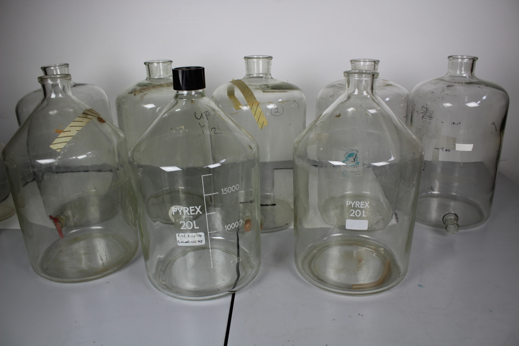 Image of of Laboratory Glass Pyrex Jars 8 x 20L, 5 x 10L, 3 x 5L