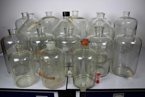 Thumbnail image of of Laboratory Glass Pyrex Jars 8 x 20L, 5 x 10L, 3 x 5L