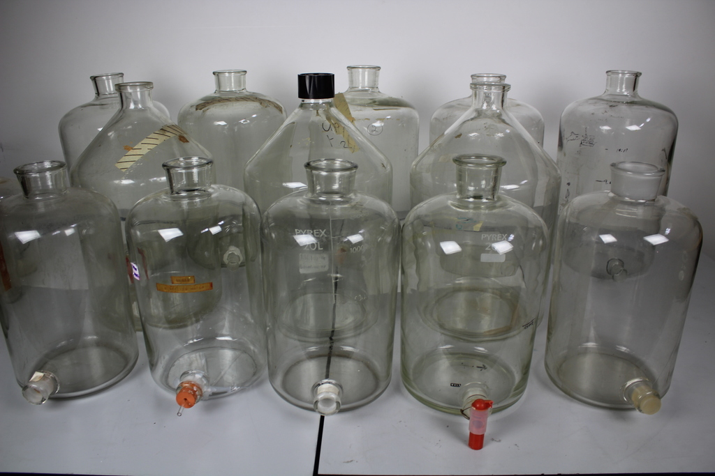 Image of of Laboratory Glass Pyrex Jars 8 x 20L, 5 x 10L, 3 x 5L
