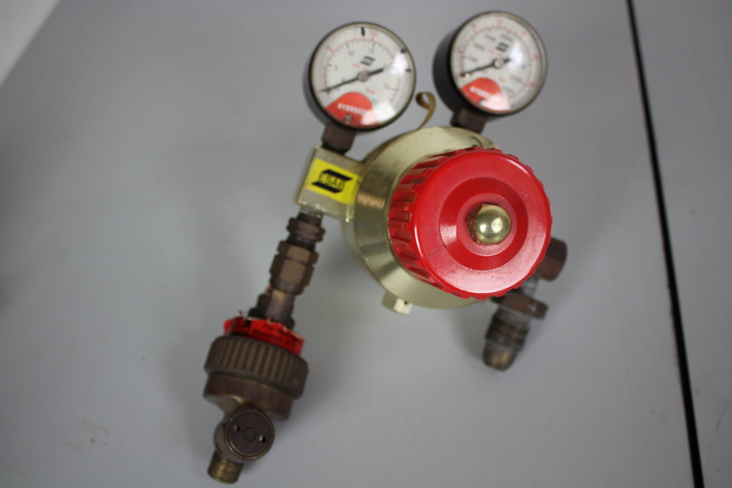 Image of of 5 Gas Regulators BOC, Saffire, Wescol Nitrogen & ESAB Hydrogen & HiLo Oxygen