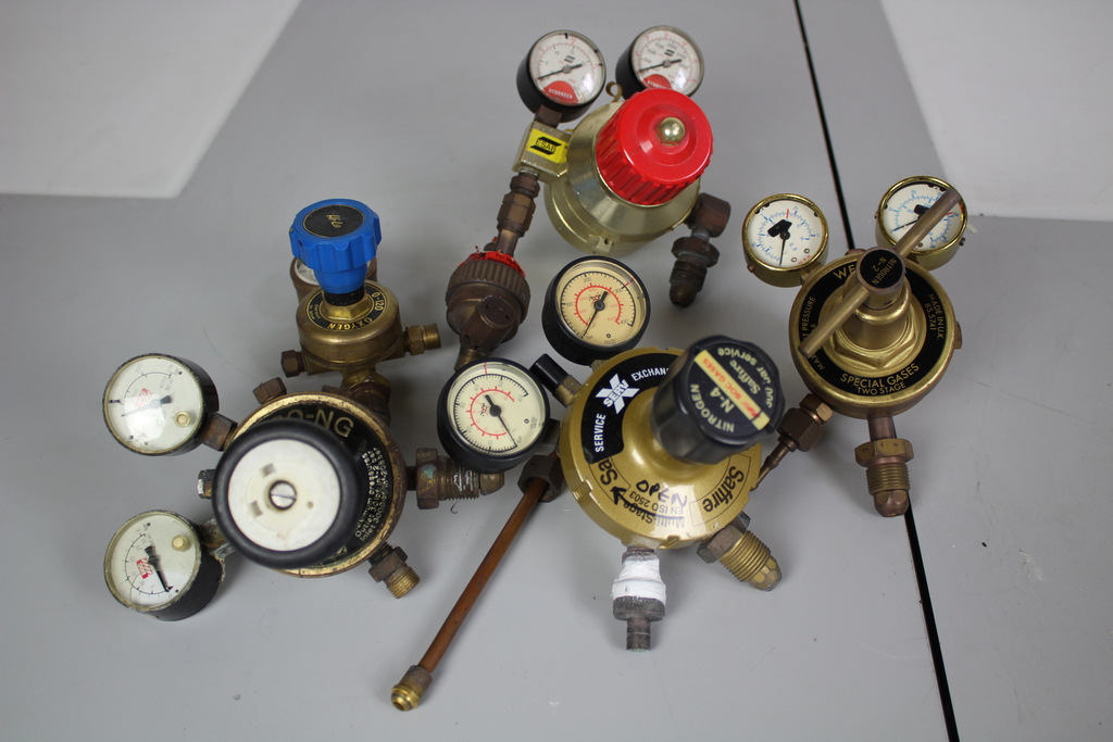 Image of of 5 Gas Regulators BOC, Saffire, Wescol Nitrogen & ESAB Hydrogen & HiLo Oxygen