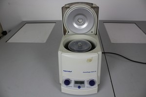 Thumbnail image of Centrifuge 5415D