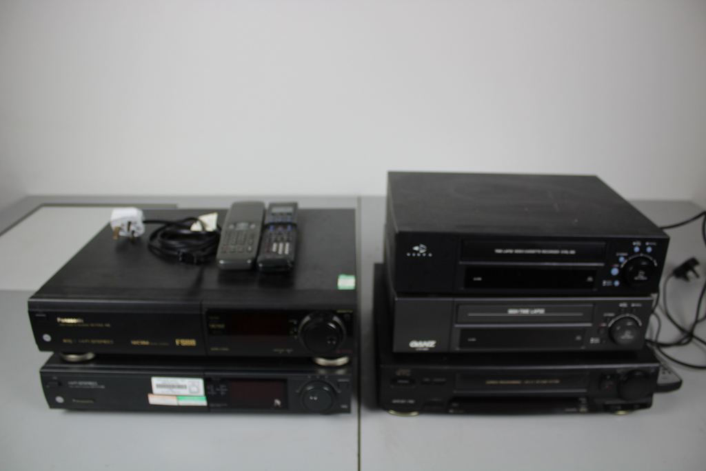 Image of Set of 6 VCR Units Panasonic AG-6040, NV-FS88, NV-F70 JVC Ganz Vista