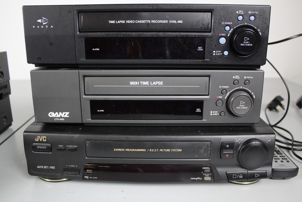 Image of Set of 6 VCR Units Panasonic AG-6040, NV-FS88, NV-F70 JVC Ganz Vista