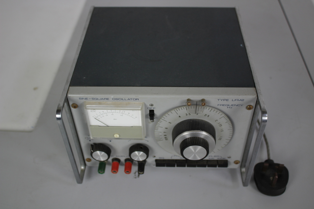 Image of LFM 2  Sine Square Oscillator Laboratory Lab Electrical Engineering