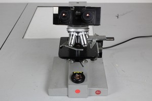 Thumbnail image of SM-LUX Microscope w/ 4 Objectives and Eyepieces