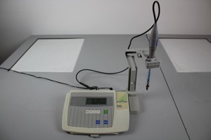 Thumbnail image of Mettler Toledo MP220 Benchtop Ph Meter WIth Probe and Stand Laboratory