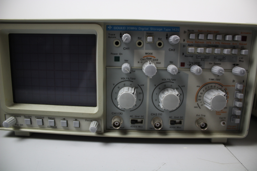Image of Job Lot of 3 x Gould Oscilloscope 20 MHz 1425, 20Ms/sec 1604,100Ms Spares/Repair