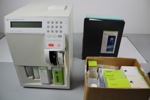 Thumbnail image of Instrumentation Laboratory 682 CO-Oximeter + Manual + box of accessories