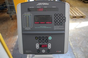 Thumbnail image of Life Fitness 95Xi Cross Trainer