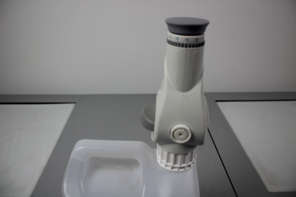 Image of Hirschmann Laborgerate Ceramus bottle top dispenser + 5 litre Container Lab