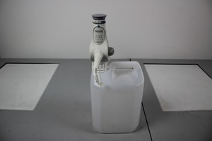 Thumbnail image of Hirschmann Laborgerate Ceramus bottle top dispenser + 5 litre Container Lab