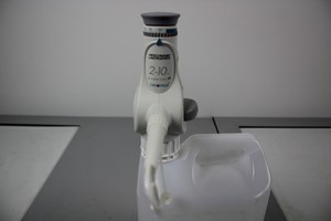 Thumbnail image of Hirschmann Laborgerate Ceramus bottle top dispenser + 5 litre Container Lab
