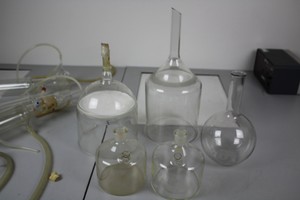 Thumbnail image of Job Lot of Laboratory Glassware approx 20 items