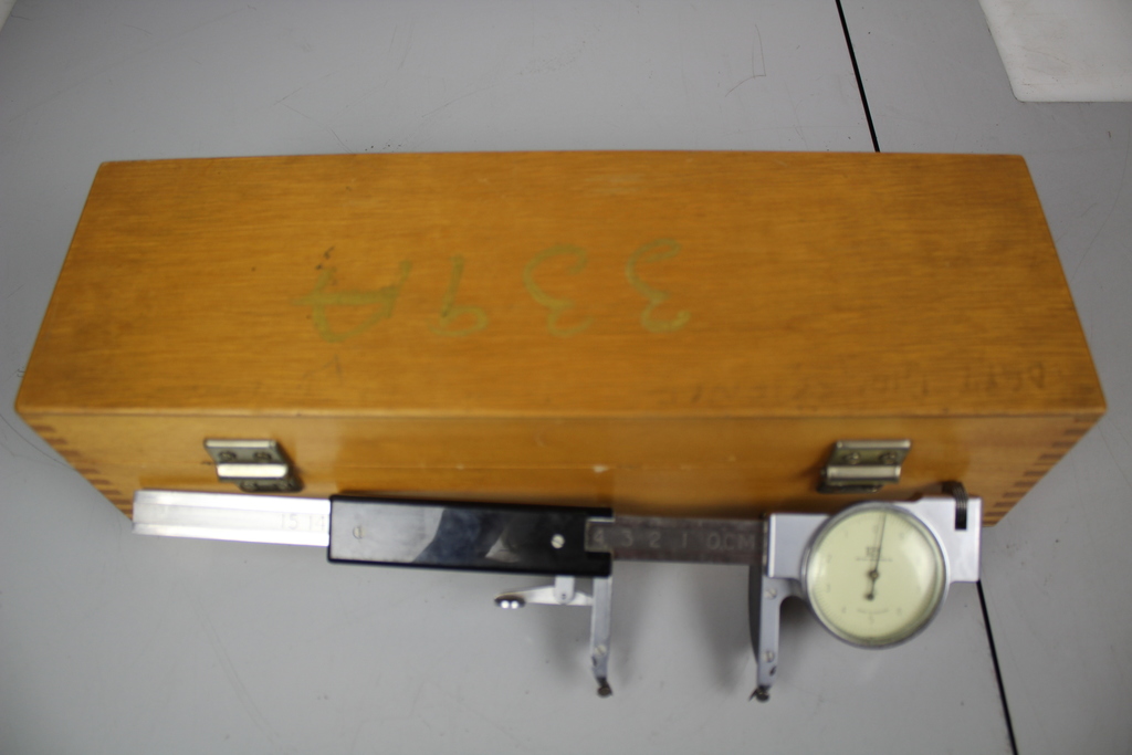 Image of X Ray Caliper by John Bull British Indicators Ltd in wooden box Antique Medical 