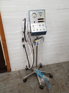 Thumbnail image of Sechrist IV-100B Infant Ventilator w/ Oxygen Blender Lab Medical