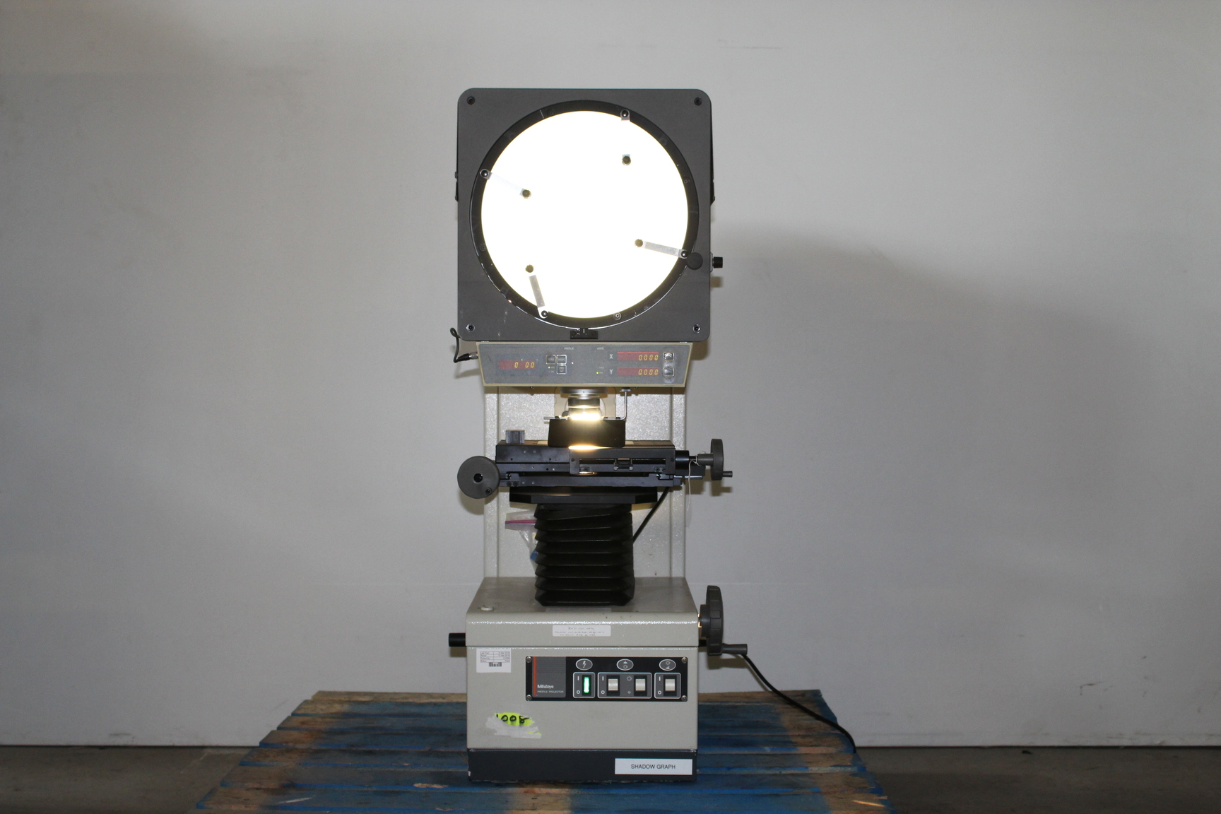 Image of Mitutoyo Optical Profile Projector Shadowgraph Measuring PJ-A3000 