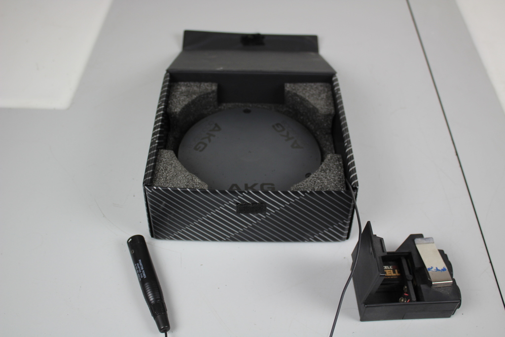Image of AKG Acoustics C 562 BL Boundary Layer Condenser Microphone in original box