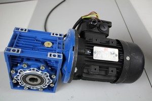 Thumbnail image of TEC FCNDK63 + FCNDK90 Gearbox + TEC MS711-2 Motor Electrical Engineering