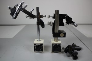 Thumbnail image of 4 Laboratory Magnetic Clamps  2 x Eclipse & 2 x Narishige