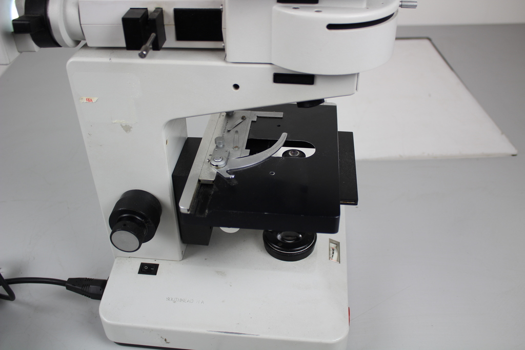 Image of Leitz Wetzlar Dialux 20 EB Microscope w/ Objectives and Eyepieces 