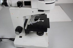 Thumbnail image of Leitz Wetzlar Dialux 20 EB Microscope w/ Objectives and Eyepieces 