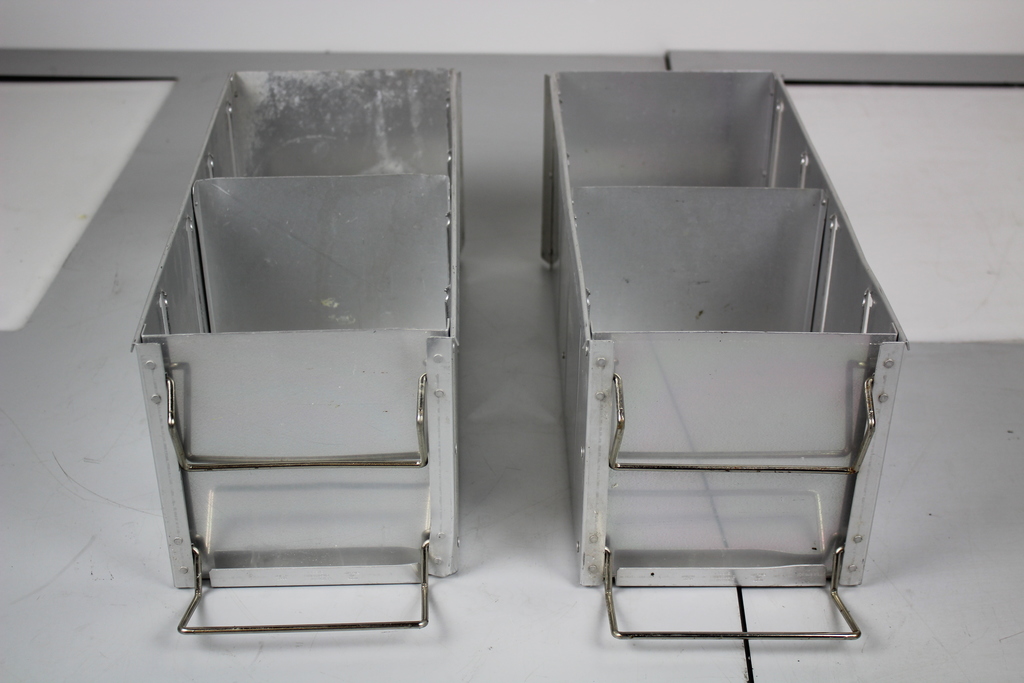 Image of Set of 2 Aluminium Planters 40cm x 17cm x 17cm 