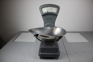 Thumbnail image of Vintage Avery Shop Scales double sided displaying grammes grey 