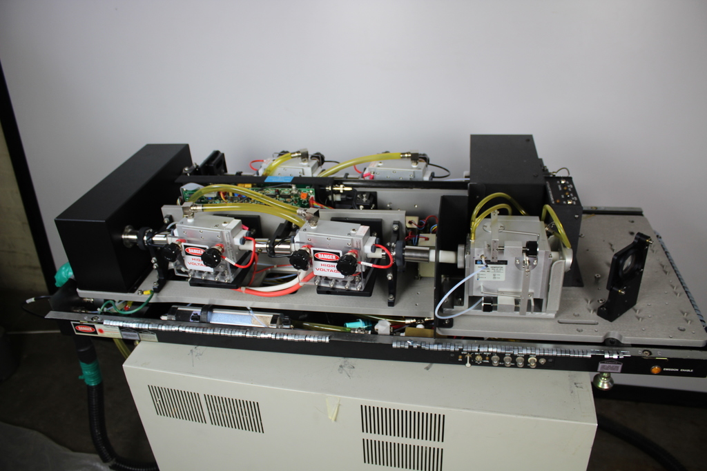 Image of Spectra Physics Quanta Ray GCR-290 w/ PS200 Power Supply