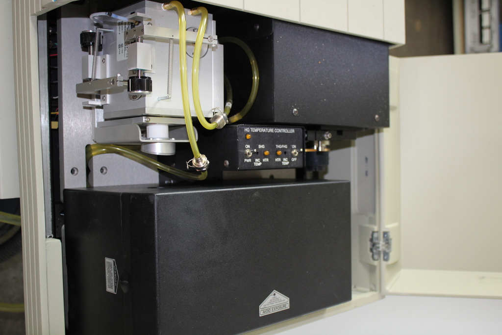 Image of Spectra Physics Quanta Ray GCR-190 w/ PS104 Power Supply