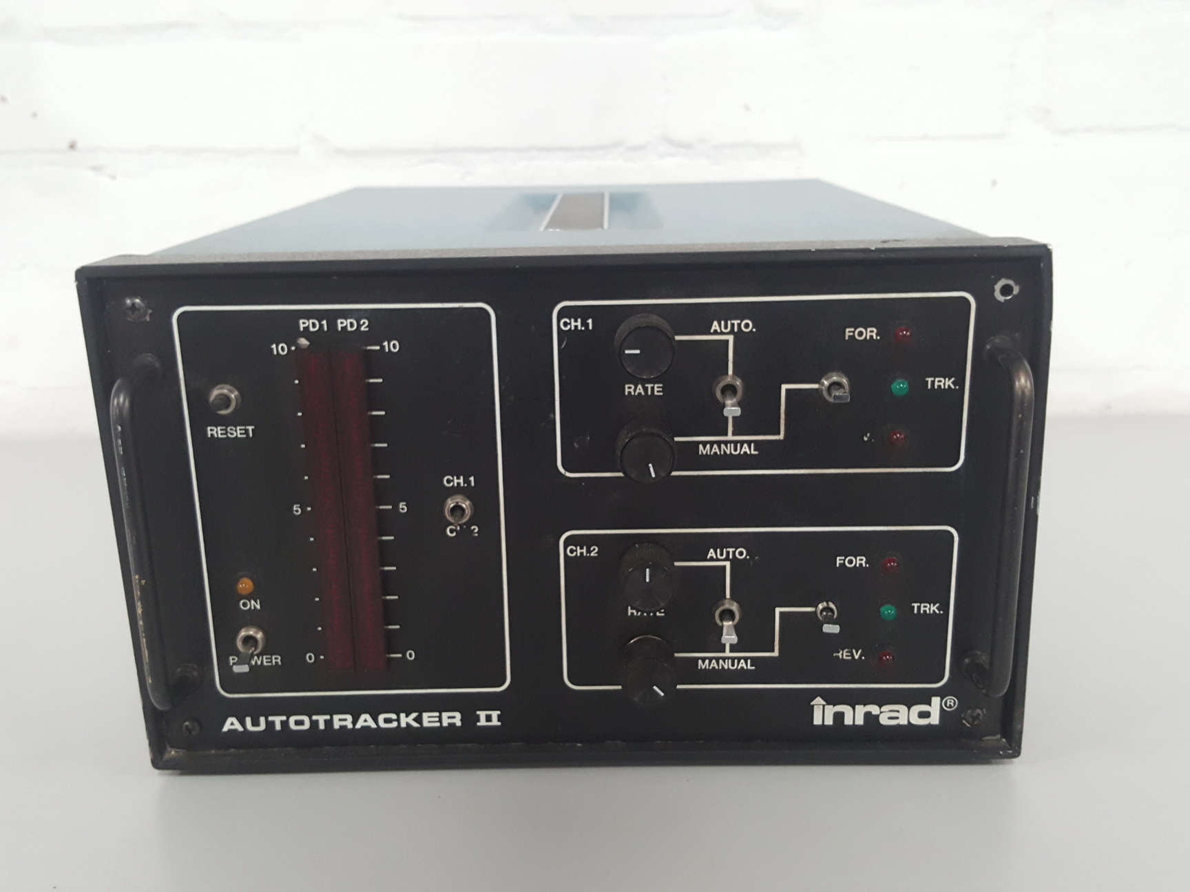 Image of Inrad Autotracker II Laser Vertical + Input Polarisation Unit Lab