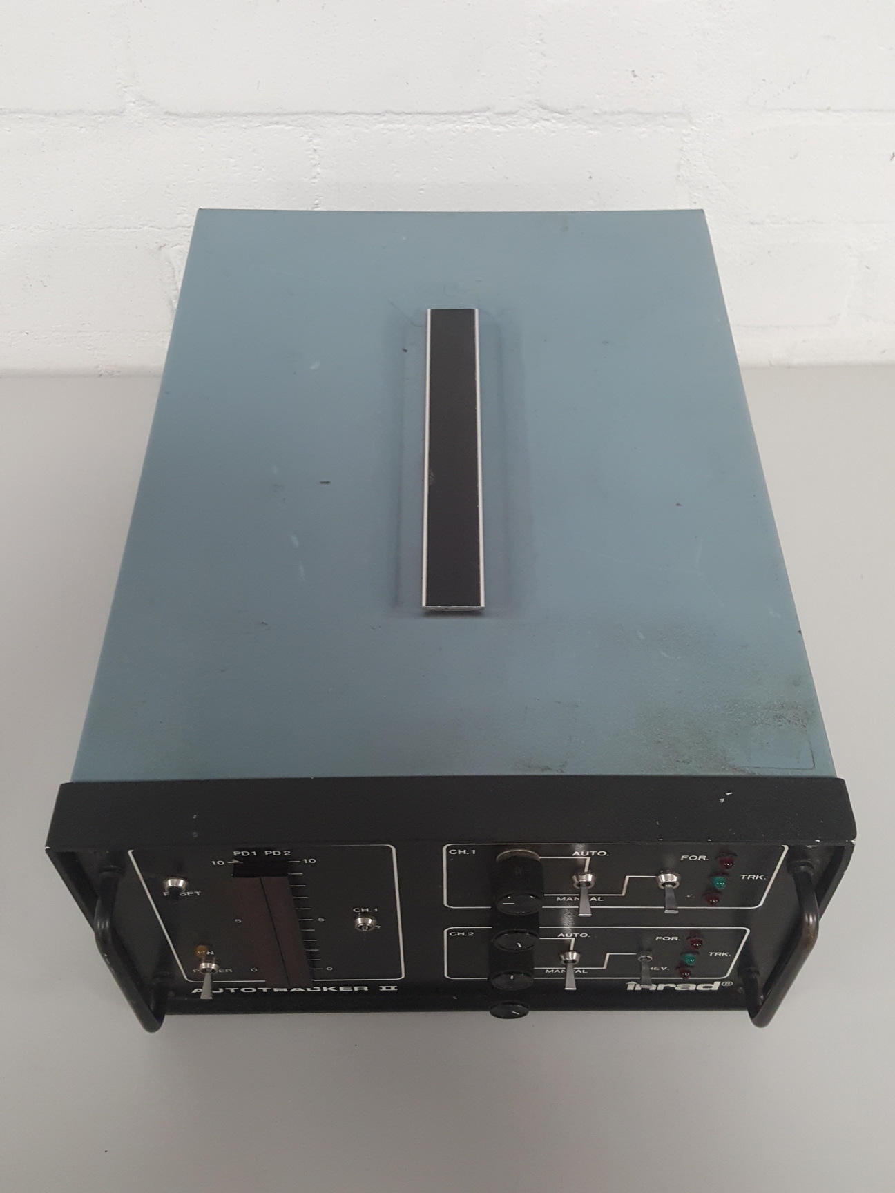 Image of Inrad Autotracker II Laser Vertical + Input Polarisation Unit Lab