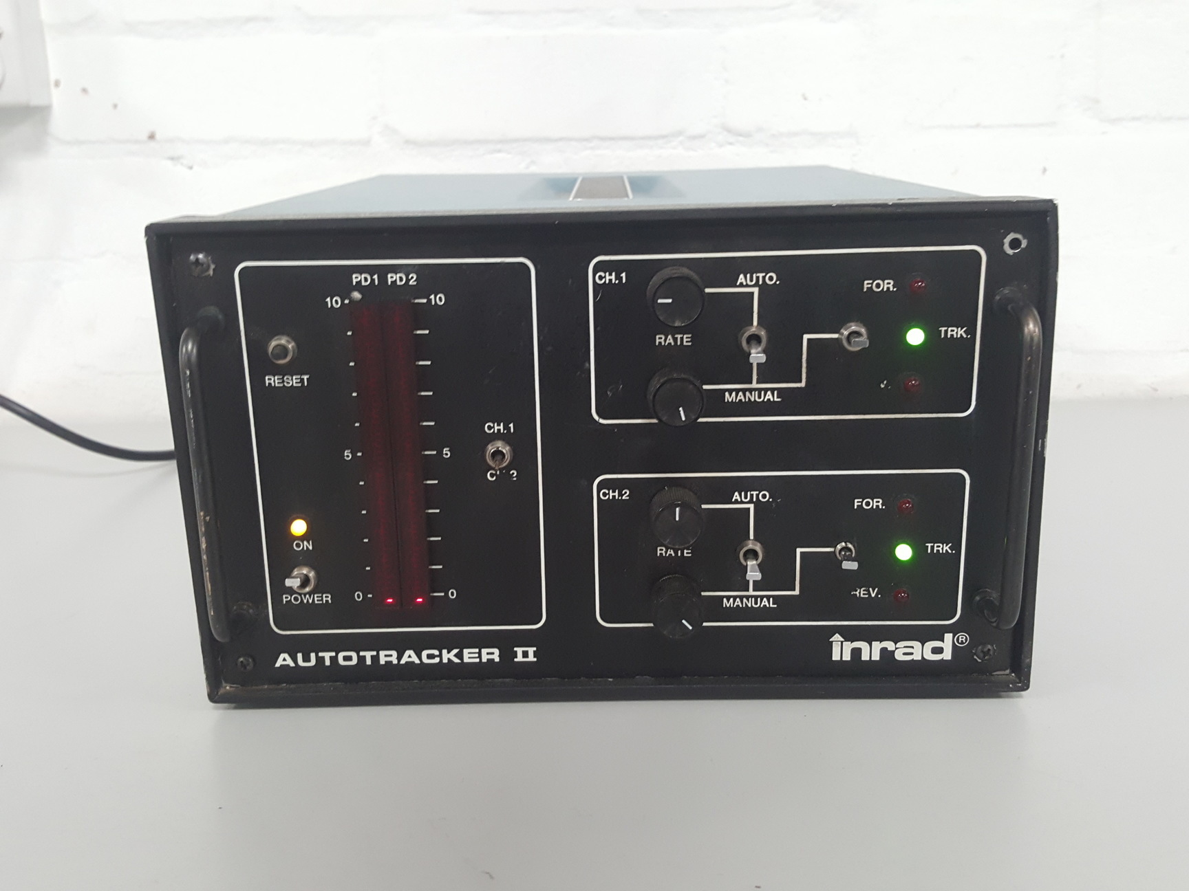 Image of Inrad Autotracker II Laser Vertical + Input Polarisation Unit Lab