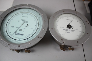 Thumbnail image of Lot of 14 Pressure Gauges Budenberg, Wallace & Tiernan, Barnet, Untested Eng