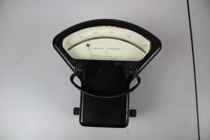 Thumbnail image of Lot of 14 Pressure Gauges Budenberg, Wallace & Tiernan, Barnet, Untested Eng