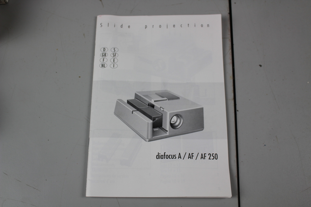 Image of Kindermann & Co Elite Jaguar 35mm Slide Projector 8002-28 230V 