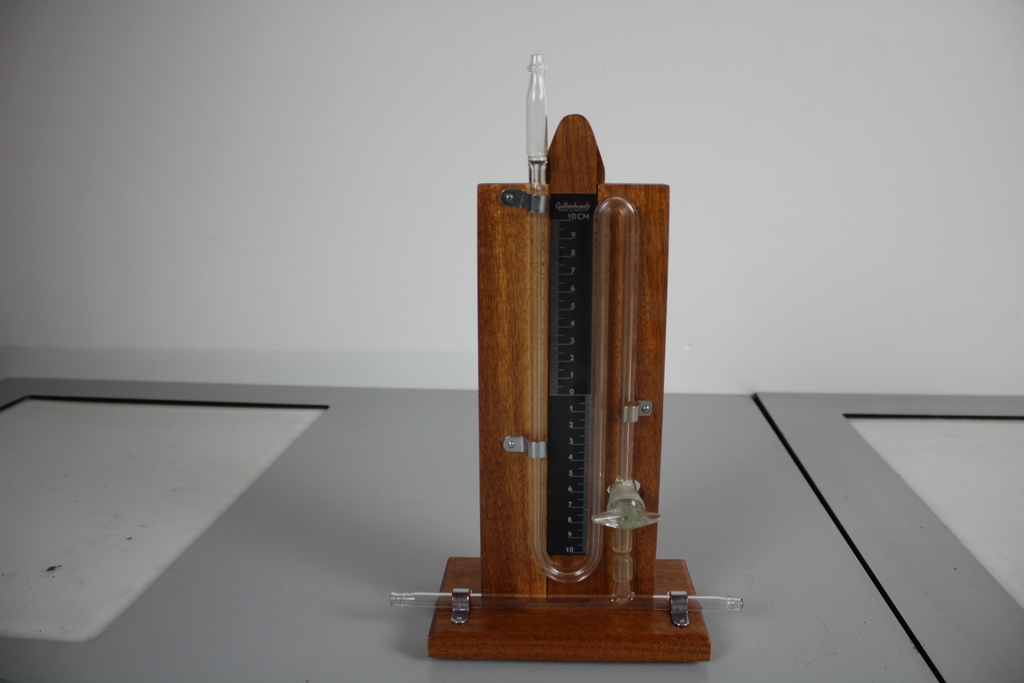Vintage/Antique Gallenkamp Manometer in original packaging Laboratory