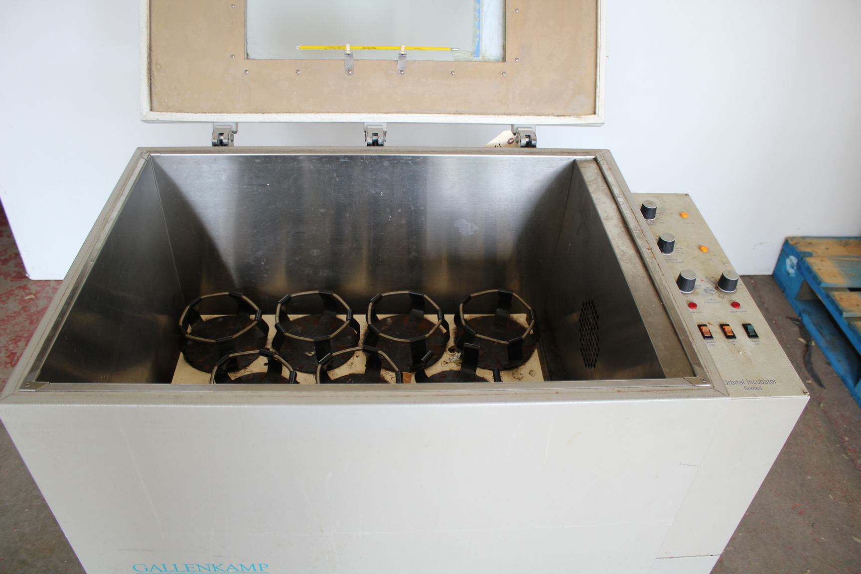 Image of Sanyo Gallenkamp Orbital Incubator IOC400 XX1C