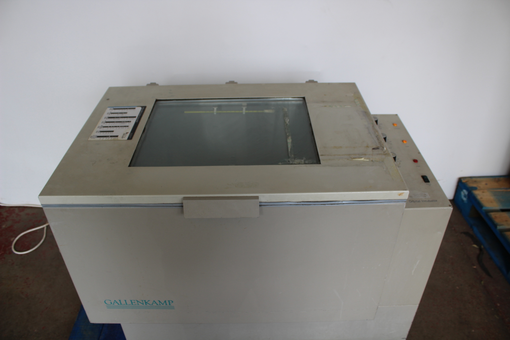 Image of Sanyo Gallenkamp Orbital Incubator IOX400 XX1C