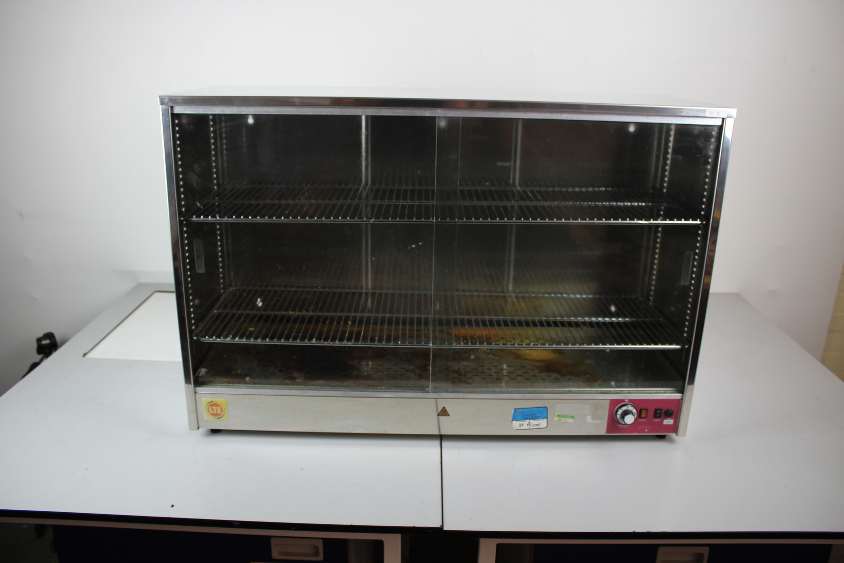 Image of Heated Lab-Glassware Drying Cabinet 