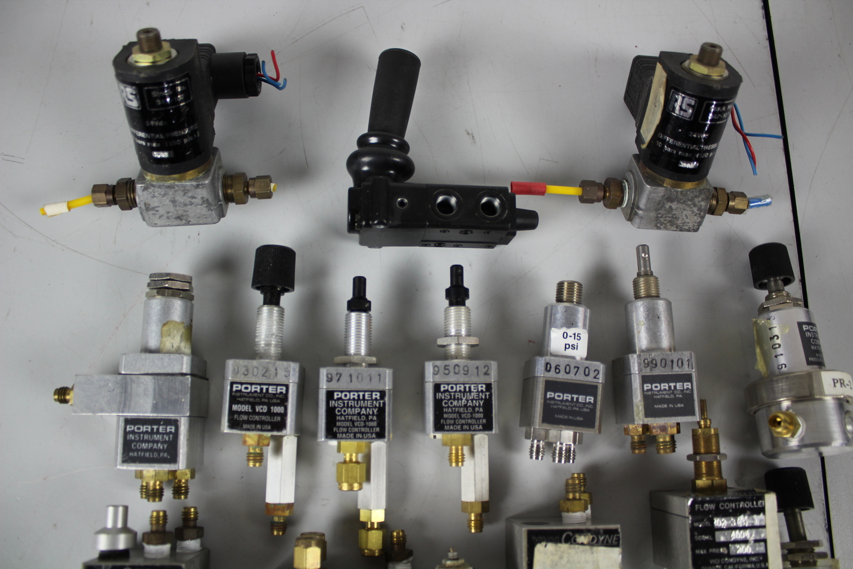 Image of Various Pneumatic Flow Controllers Joblot