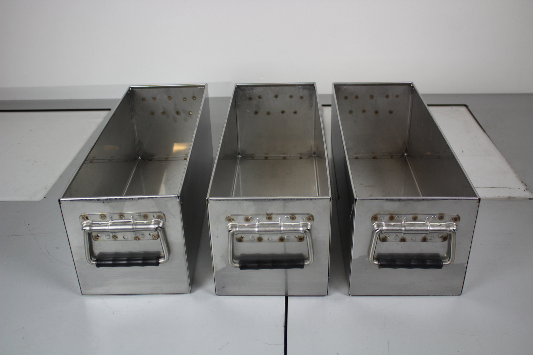 Image of Set of 3 Stainless Steel Planters Plant Pots 48 x 17.5 x 18 cm with handles 