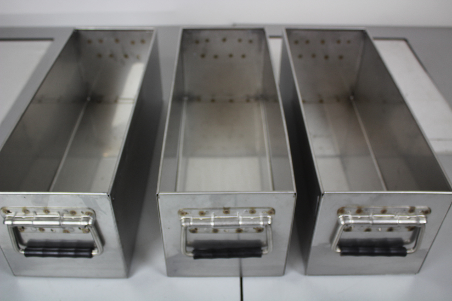 Image of Set of 3 Stainless Steel Planters Plant Pots 48 x 17.5 x 18 cm with handles 