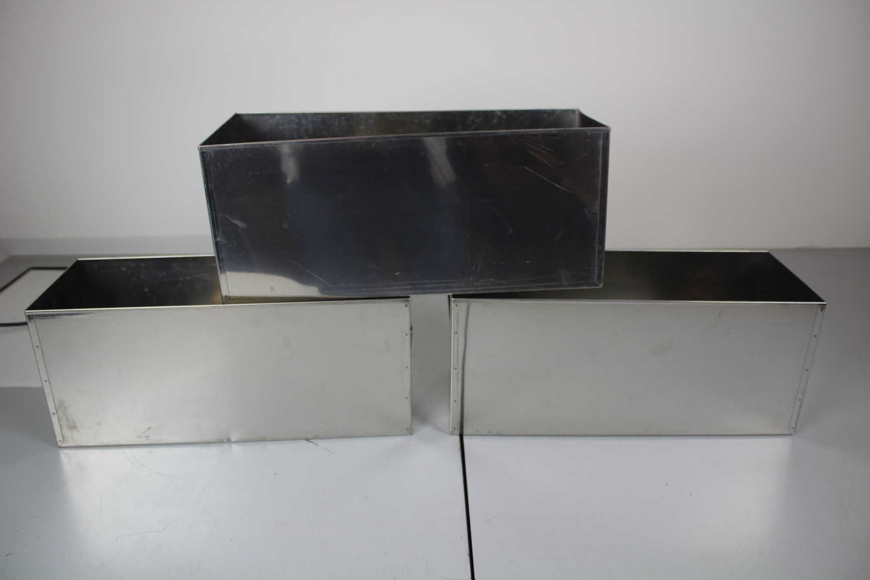 Image of Set of 3 Aluminium Planters Plant Pots 47 x 18 x 20 cm handle, upcycled