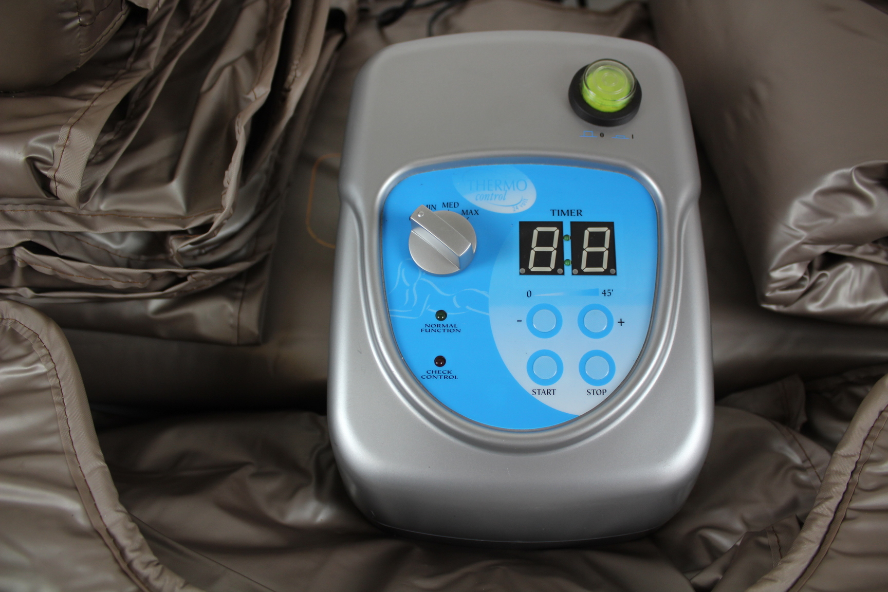 Image of GUAM Professional Massage Bed Heating Pads x4 and one control unit